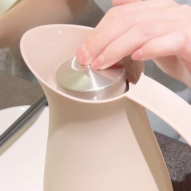 Vacuum-insulated flask with a  - Vacuum Insulated Flask 评论和价格